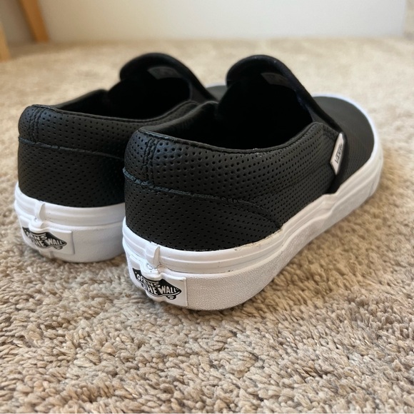 Vans Classic Slip-On Perf Leather Shoe in Black Size 6.0 - Picture 6 of 11